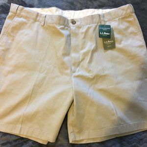 NWT Men's LL Bean Comfort Waist shorts size 44